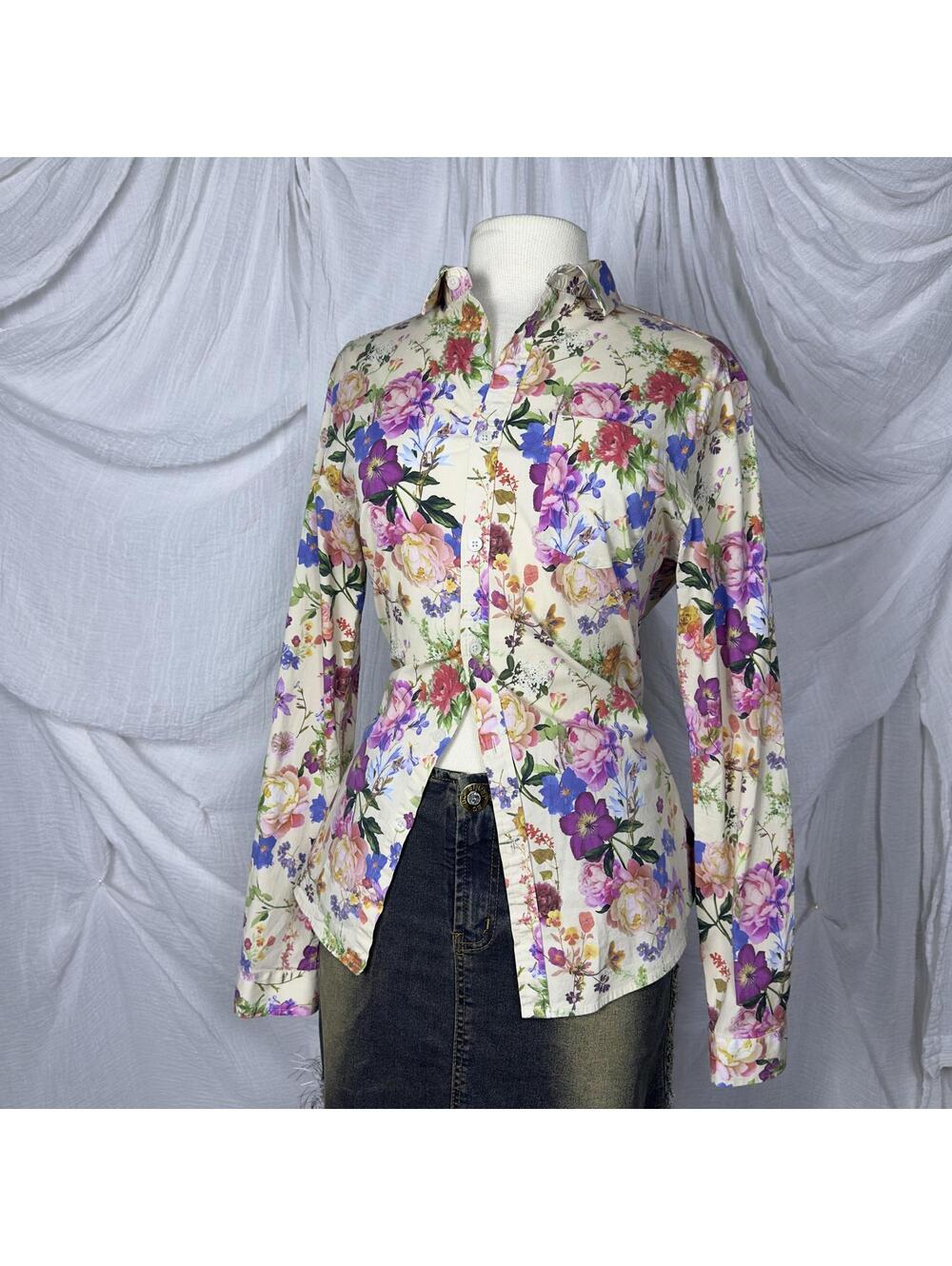 Vintage Indie Boho Floral Long Sleeve Button-Up Shirt (M)